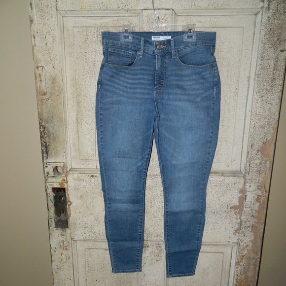 Signature by Levi Strauss Denim - Levi’s Signature Women’s Totally Shaping Skinny Jeans Size 10S (T-35)